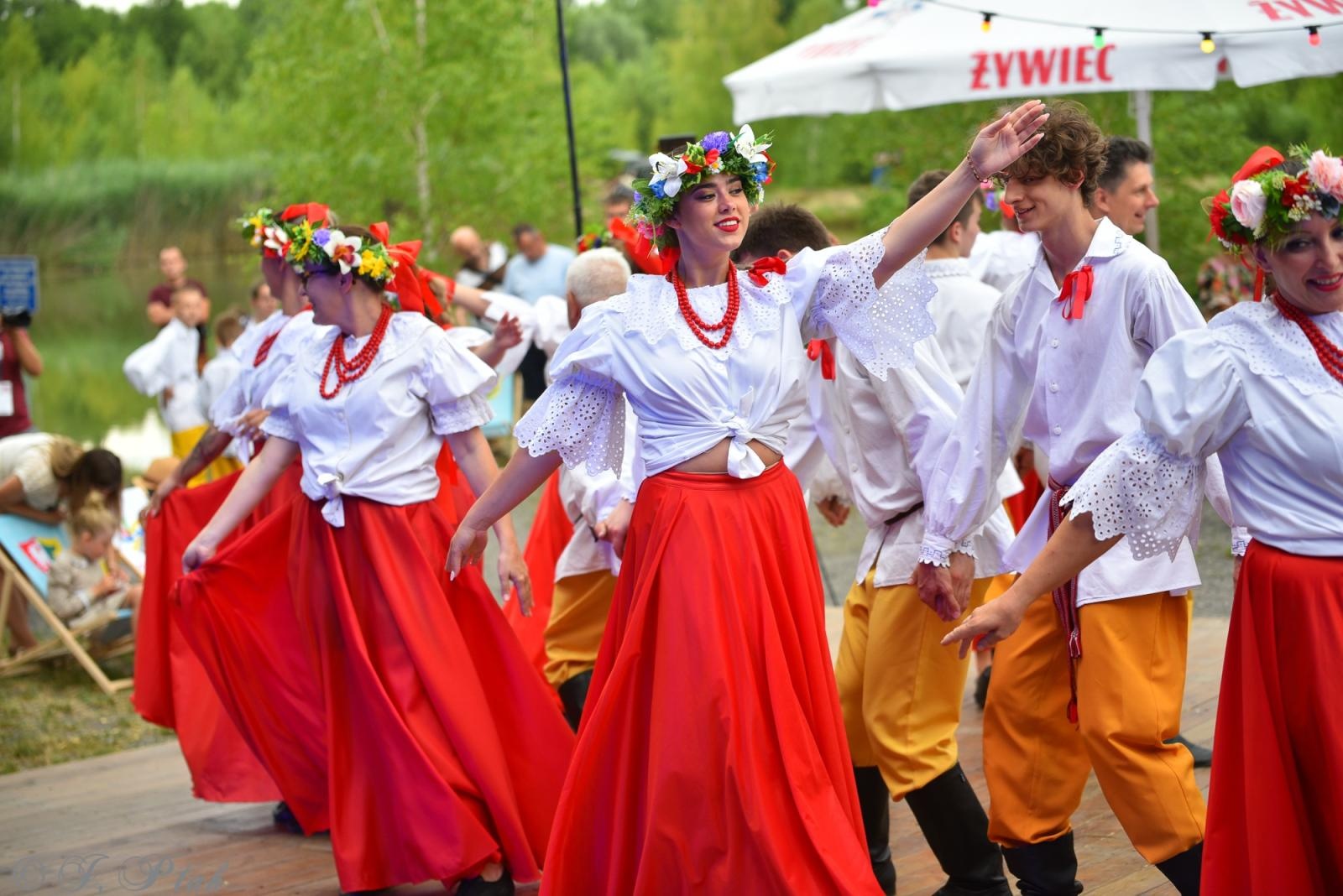 Zdjęcie w galerii na portalu naszraciborz.pl: Magiczna noc świętojańska nad Babiczokiem – debiut Babic, Nędzy i Łężczoka w Festiwalu Górnej Odry wiadomości z regionu