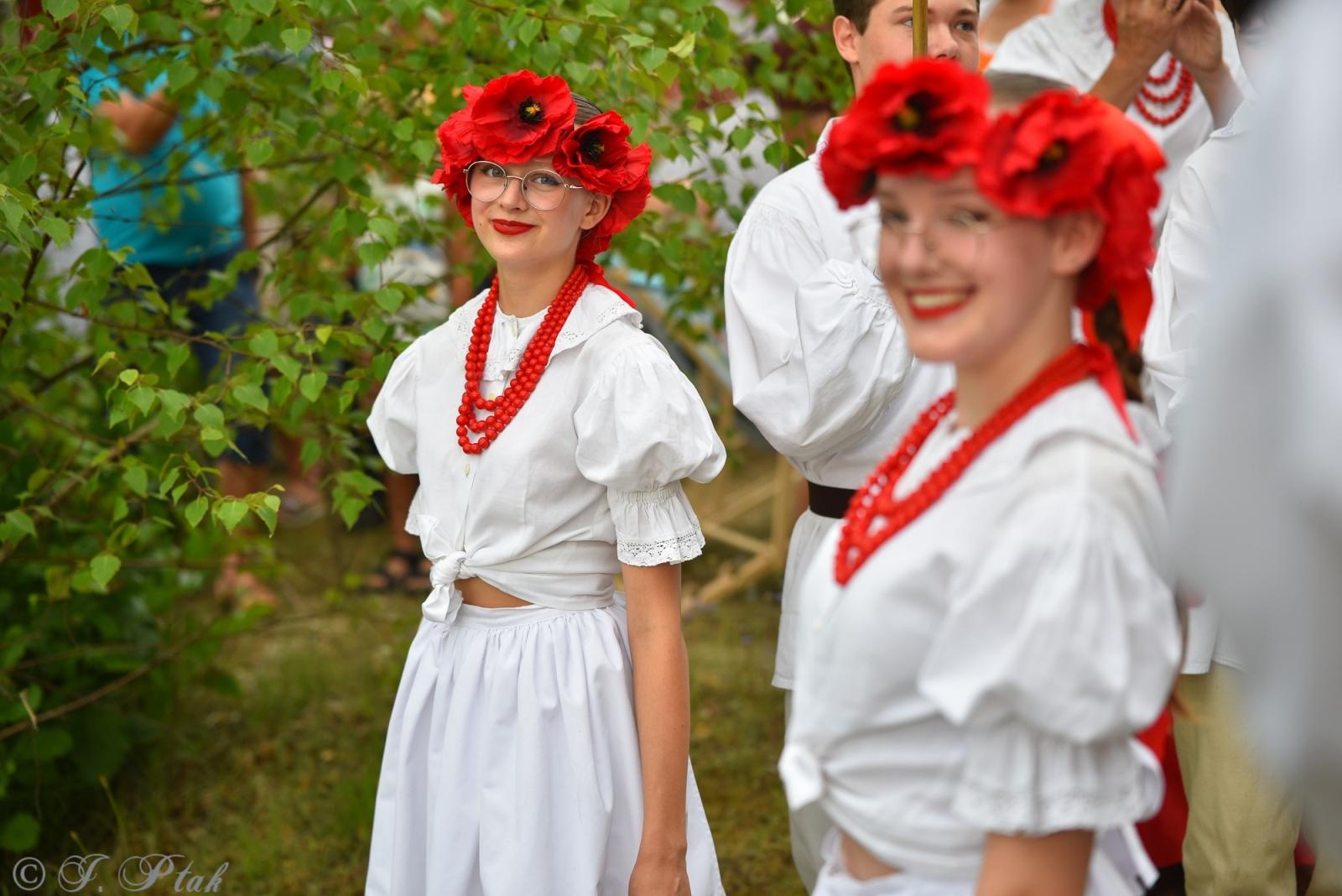 Zdjęcie w galerii na portalu naszraciborz.pl: Magiczna noc świętojańska nad Babiczokiem – debiut Babic, Nędzy i Łężczoka w Festiwalu Górnej Odry wiadomości z regionu