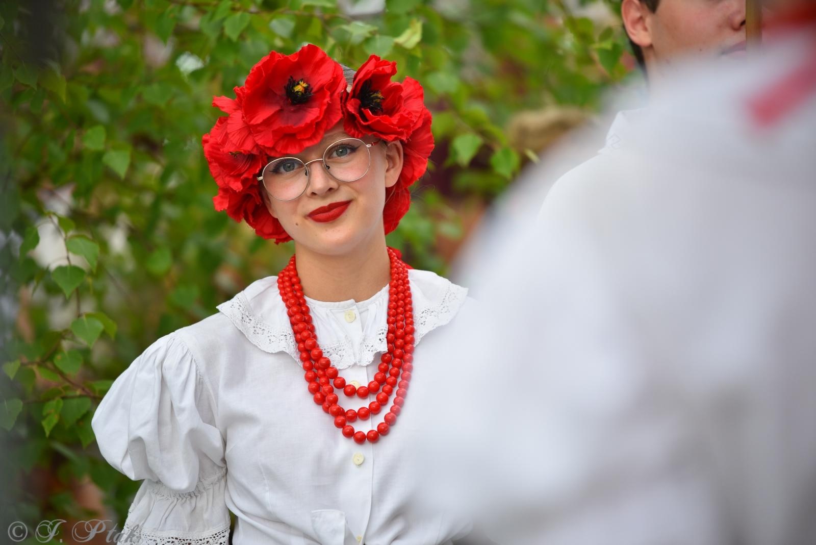 Zdjęcie w galerii na portalu naszraciborz.pl: Magiczna noc świętojańska nad Babiczokiem – debiut Babic, Nędzy i Łężczoka w Festiwalu Górnej Odry wiadomości z regionu
