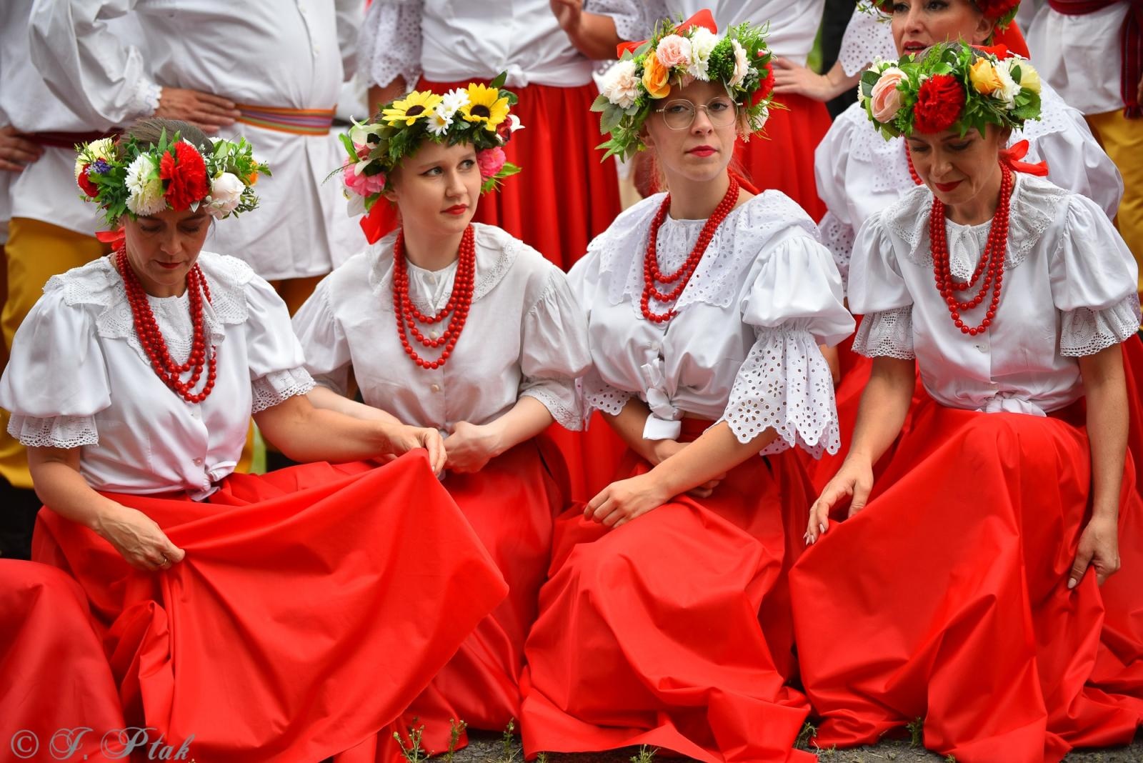 Zdjęcie w galerii na portalu naszraciborz.pl: Magiczna noc świętojańska nad Babiczokiem – debiut Babic, Nędzy i Łężczoka w Festiwalu Górnej Odry wiadomości z regionu