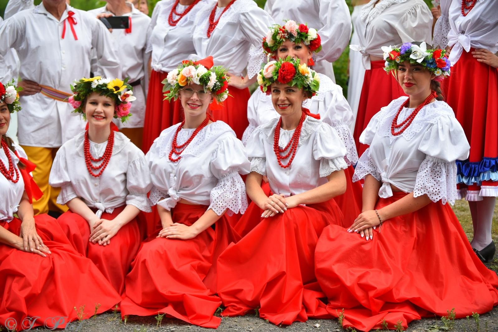 Zdjęcie w galerii na portalu naszraciborz.pl: Magiczna noc świętojańska nad Babiczokiem – debiut Babic, Nędzy i Łężczoka w Festiwalu Górnej Odry wiadomości z regionu