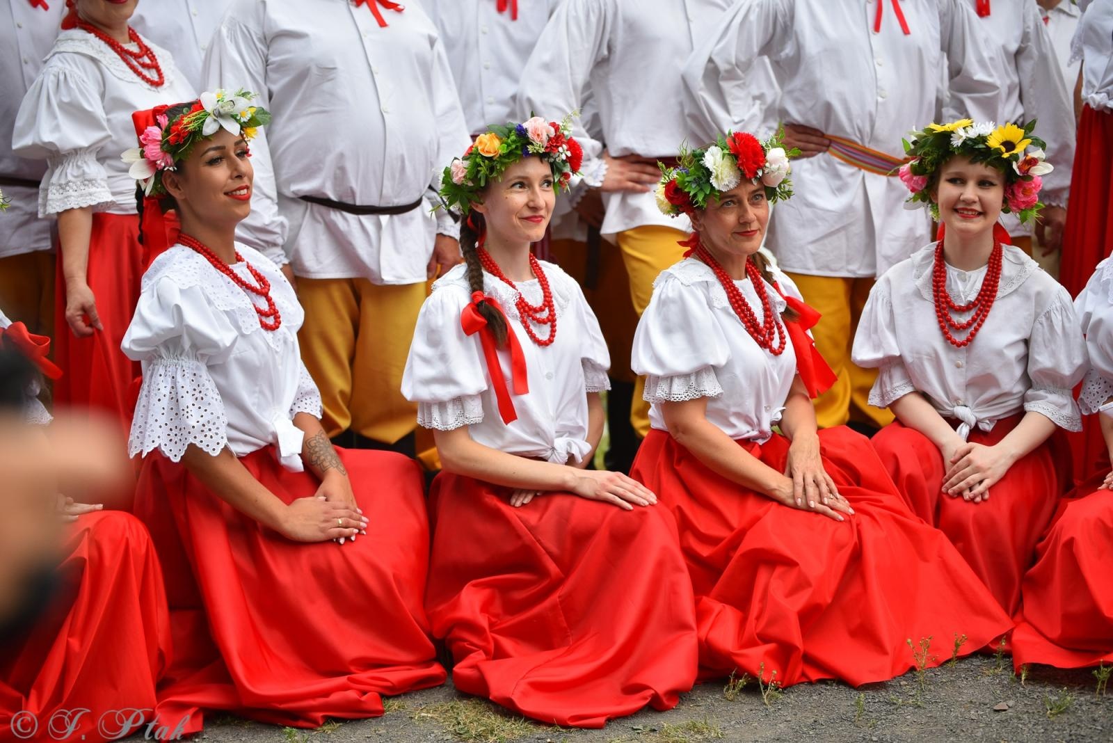 Zdjęcie w galerii na portalu naszraciborz.pl: Magiczna noc świętojańska nad Babiczokiem – debiut Babic, Nędzy i Łężczoka w Festiwalu Górnej Odry wiadomości z regionu