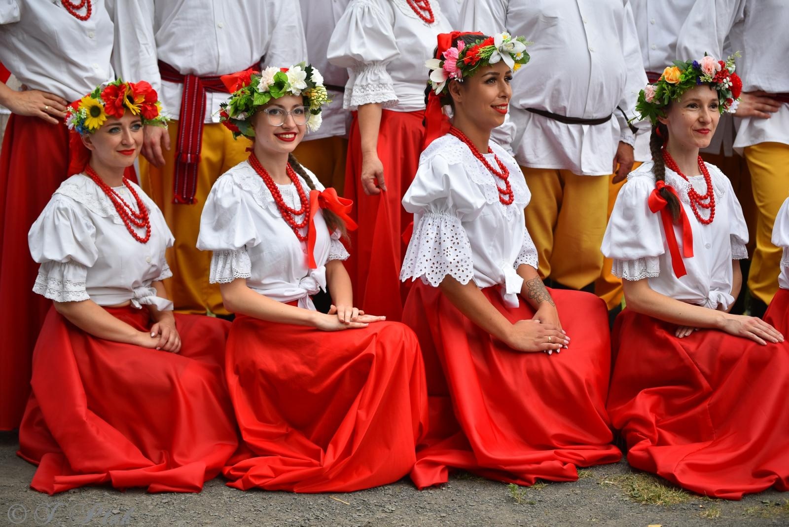 Zdjęcie w galerii na portalu naszraciborz.pl: Magiczna noc świętojańska nad Babiczokiem – debiut Babic, Nędzy i Łężczoka w Festiwalu Górnej Odry wiadomości z regionu