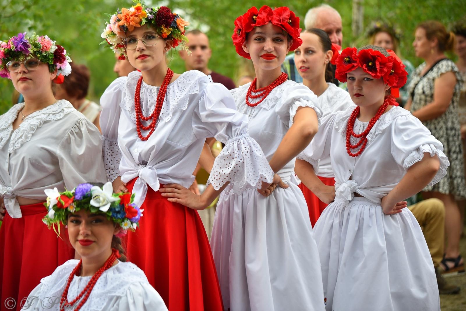 Zdjęcie w galerii na portalu naszraciborz.pl: Magiczna noc świętojańska nad Babiczokiem – debiut Babic, Nędzy i Łężczoka w Festiwalu Górnej Odry wiadomości z regionu