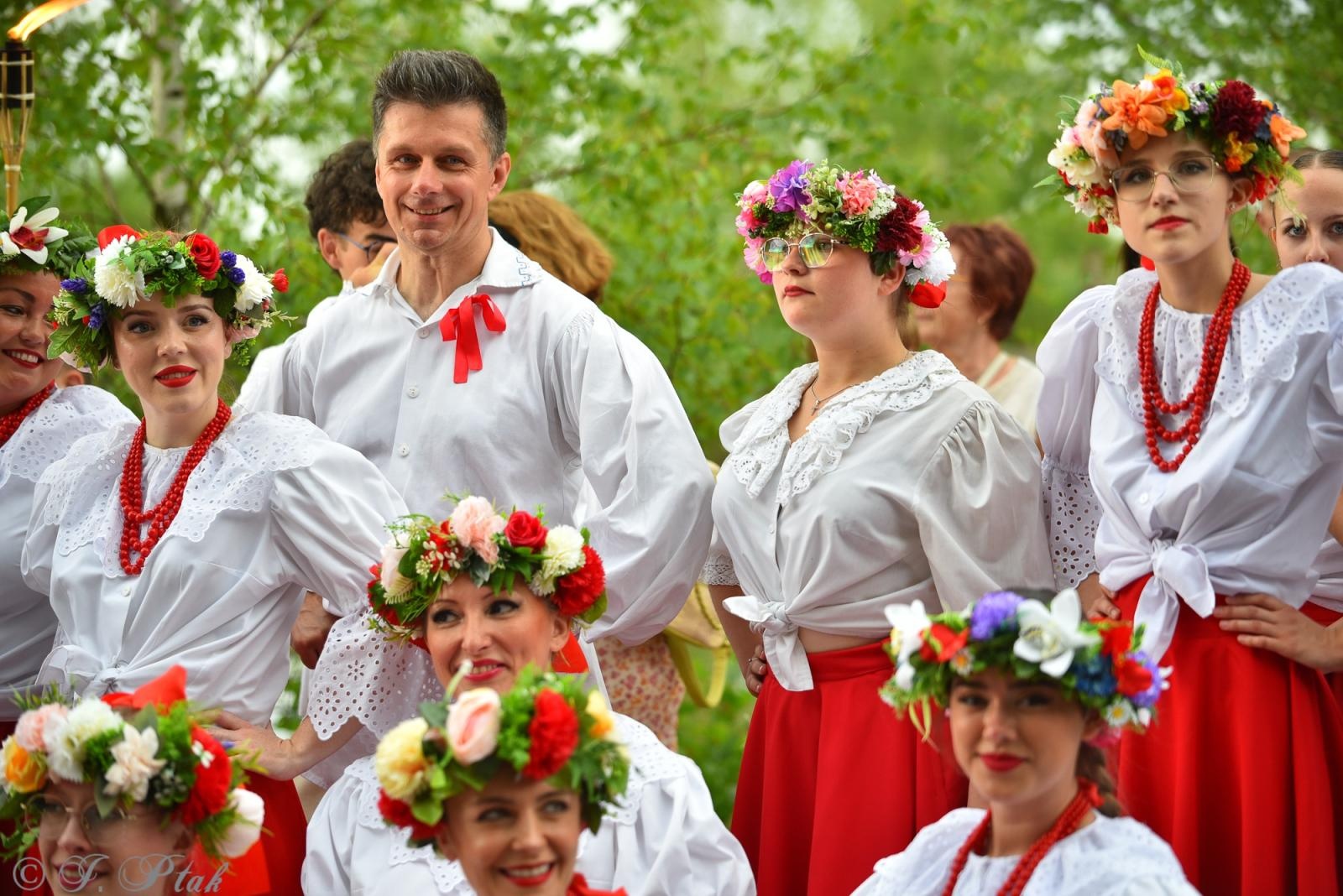 Zdjęcie w galerii na portalu naszraciborz.pl: Magiczna noc świętojańska nad Babiczokiem – debiut Babic, Nędzy i Łężczoka w Festiwalu Górnej Odry wiadomości z regionu