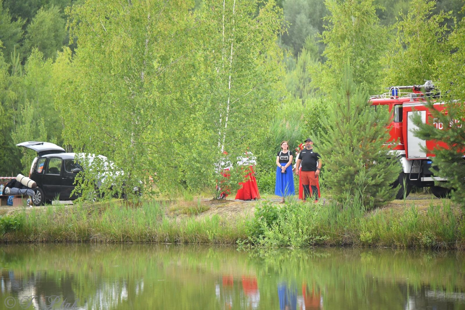 Zdjęcie w galerii na portalu naszraciborz.pl: Magiczna noc świętojańska nad Babiczokiem – debiut Babic, Nędzy i Łężczoka w Festiwalu Górnej Odry wiadomości z regionu