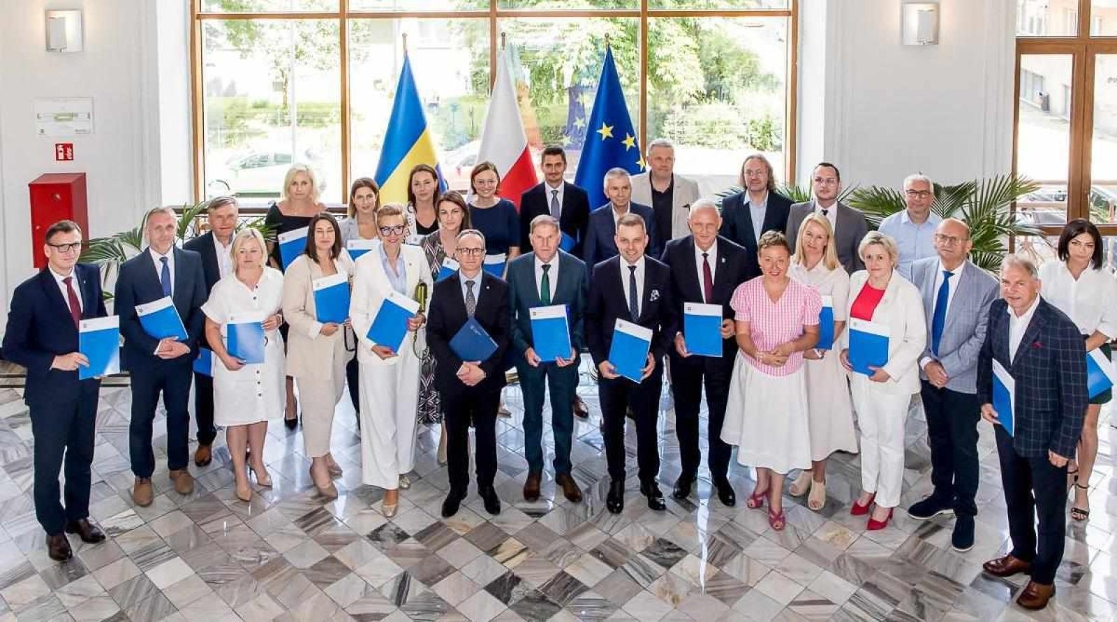 Zdjęcie w galerii na portalu naszraciborz.pl: Racibórz z kolejnym dofinansowaniem – powstanie nowoczesne centrum przesiadkowe wiadomości z regionu