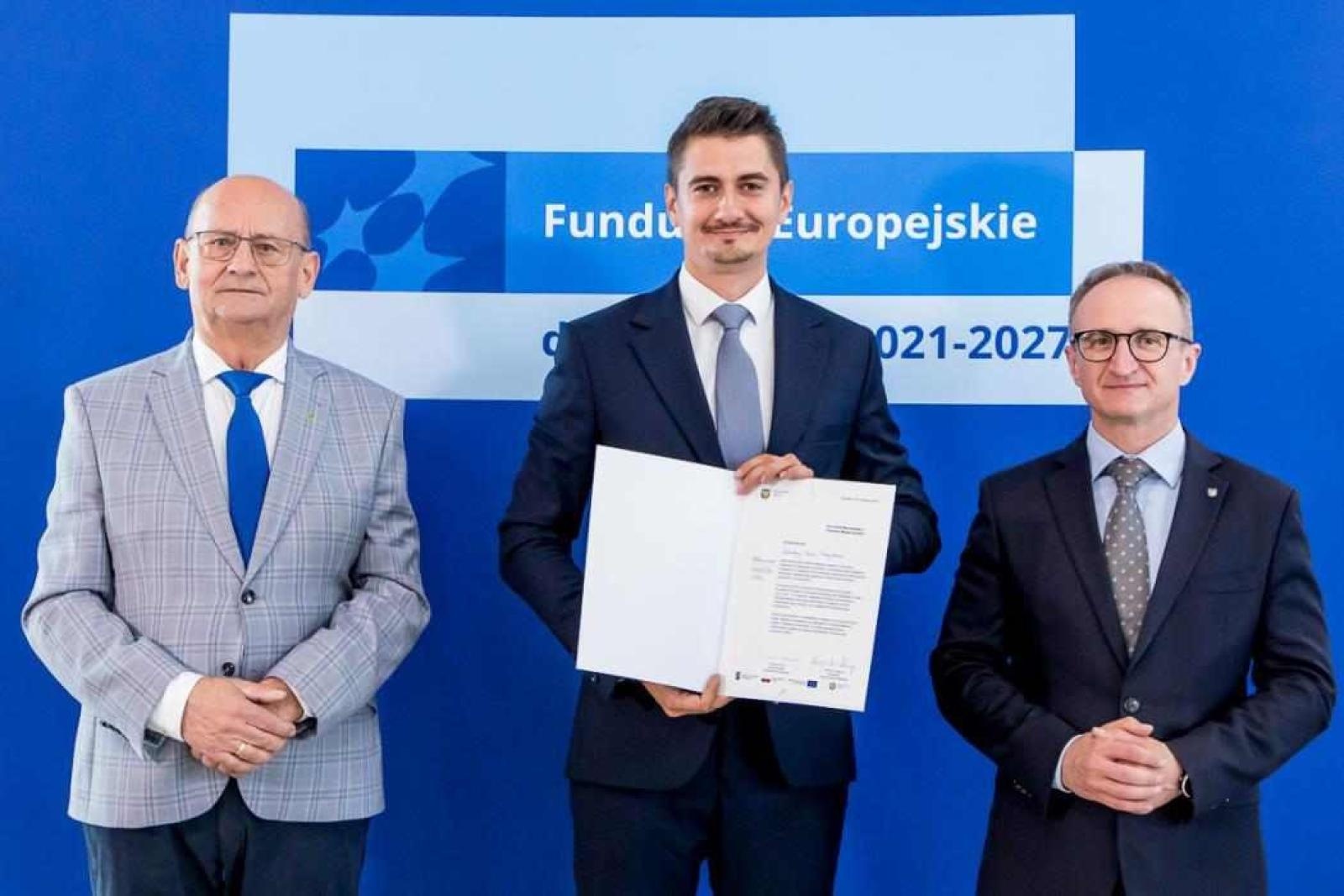 Zdjęcie w galerii na portalu naszraciborz.pl: Racibórz z kolejnym dofinansowaniem – powstanie nowoczesne centrum przesiadkowe wiadomości z regionu