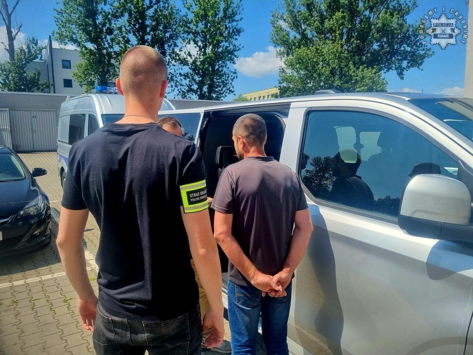 Zdjęcie w galerii na portalu naszraciborz.pl: Pijany i z zakazem prowadzenia: obywatel Ukrainy deportowany po rajdzie pod prąd wiadomości z regionu