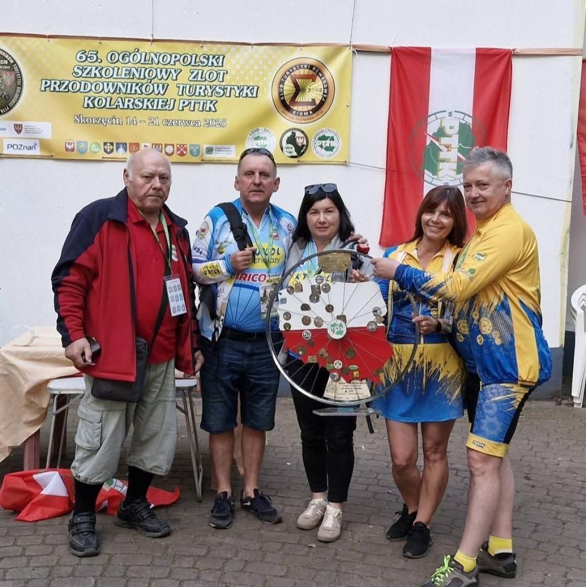 Zdjęcie w galerii na portalu naszraciborz.pl: Raciborzanie na 65. Ogólnopolskim Zlocie PTTK w Skorzęcinie wiadomości z regionu