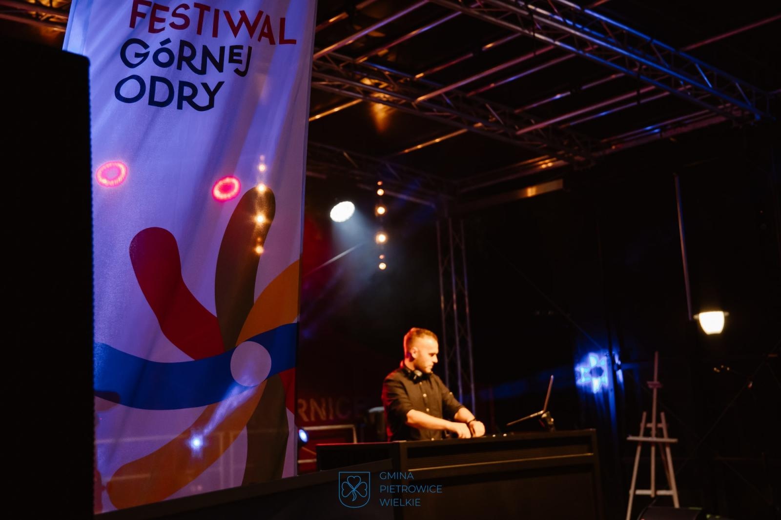 Zdjęcie w galerii na portalu naszraciborz.pl: Niezapomniany wieczór w Kornicach na bis: muzyka, ognisko i rzymscy legioniści wiadomości z regionu