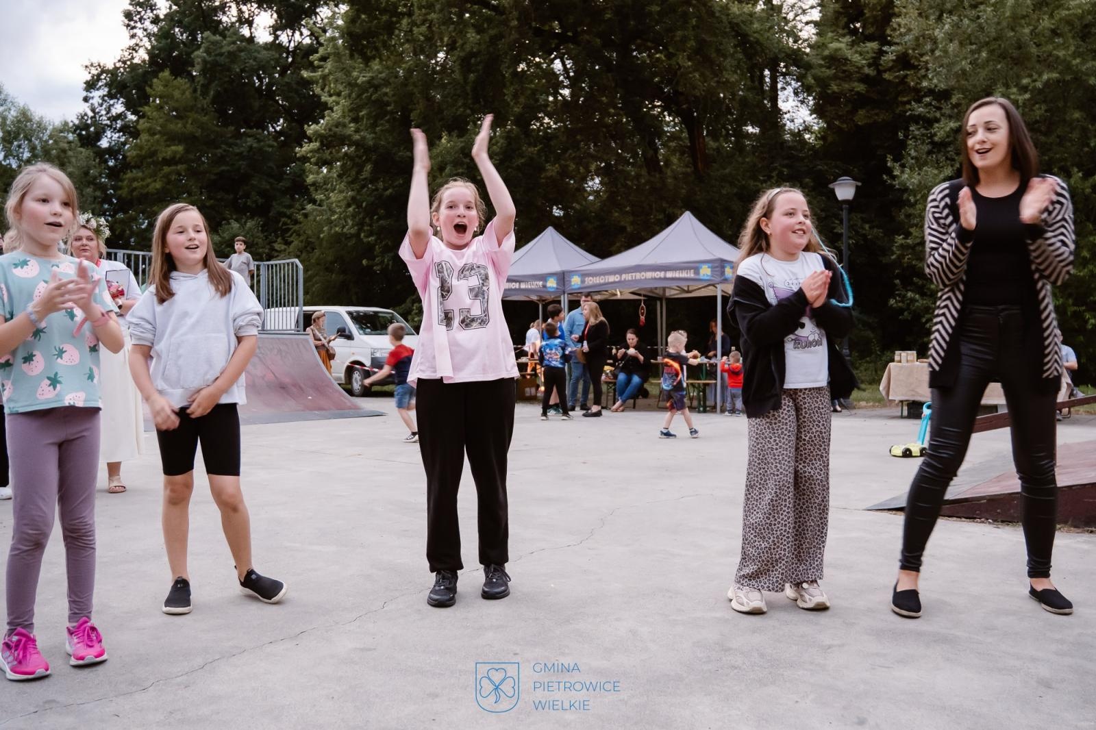 Zdjęcie w galerii na portalu naszraciborz.pl: Niezapomniany wieczór w Kornicach na bis: muzyka, ognisko i rzymscy legioniści wiadomości z regionu