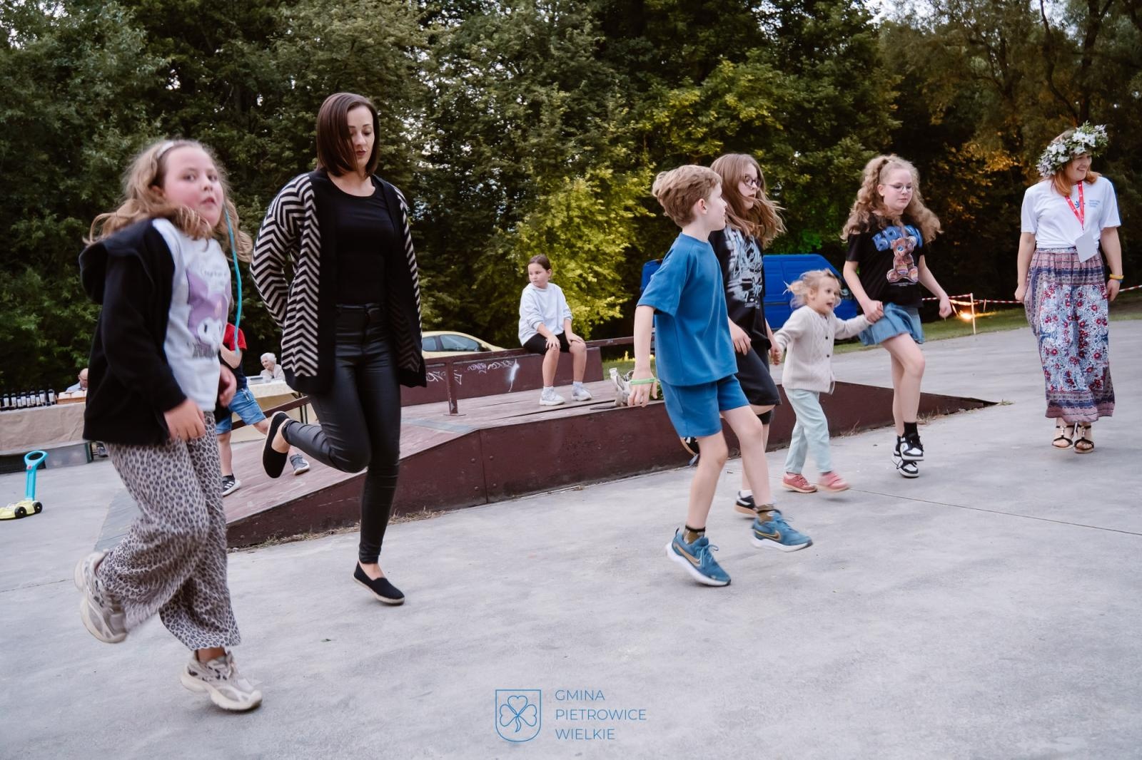 Zdjęcie w galerii na portalu naszraciborz.pl: Niezapomniany wieczór w Kornicach na bis: muzyka, ognisko i rzymscy legioniści wiadomości z regionu