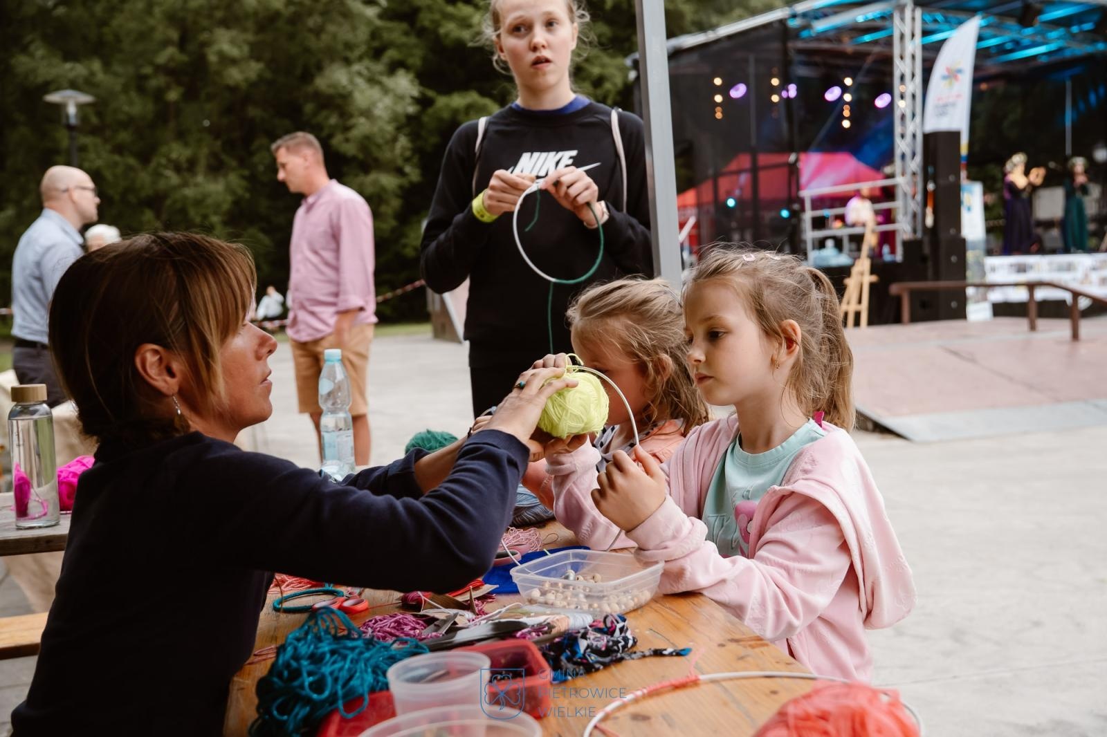 Zdjęcie w galerii na portalu naszraciborz.pl: Niezapomniany wieczór w Kornicach na bis: muzyka, ognisko i rzymscy legioniści wiadomości z regionu