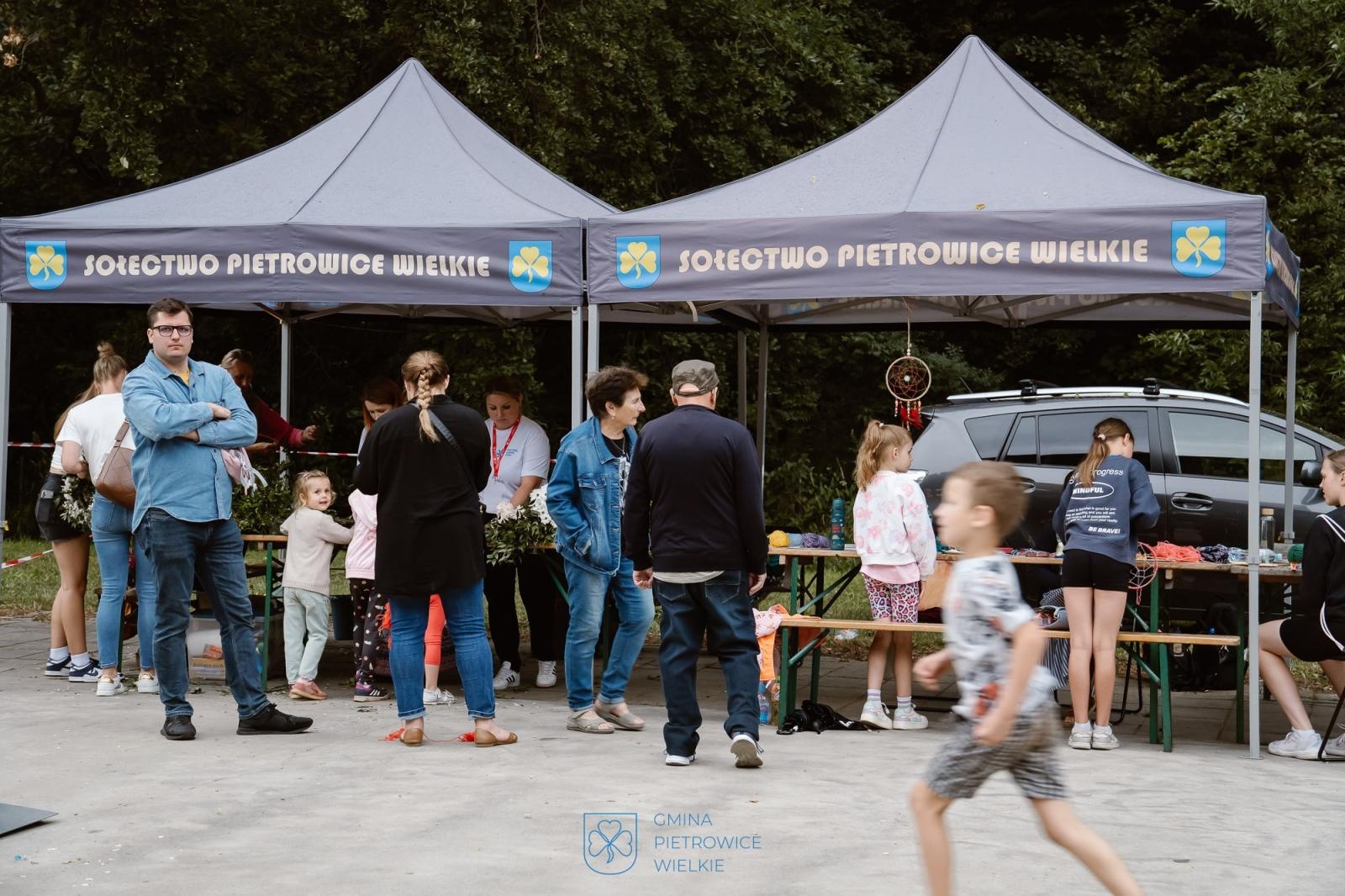 Zdjęcie w galerii na portalu naszraciborz.pl: Niezapomniany wieczór w Kornicach na bis: muzyka, ognisko i rzymscy legioniści wiadomości z regionu