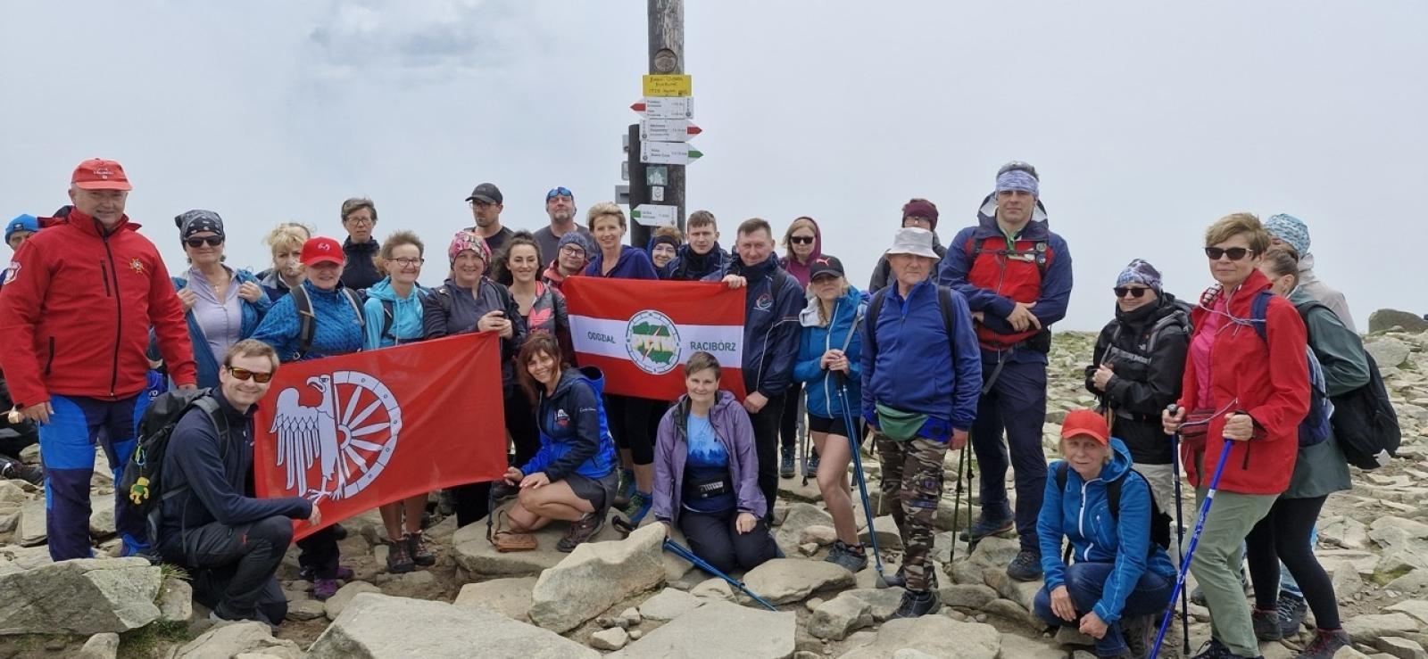 Zdjęcie w galerii na portalu naszraciborz.pl: Raciborzanie zdobyli Babią Górę – wyprawa pod patronatem prezydenta miasta wiadomości z regionu