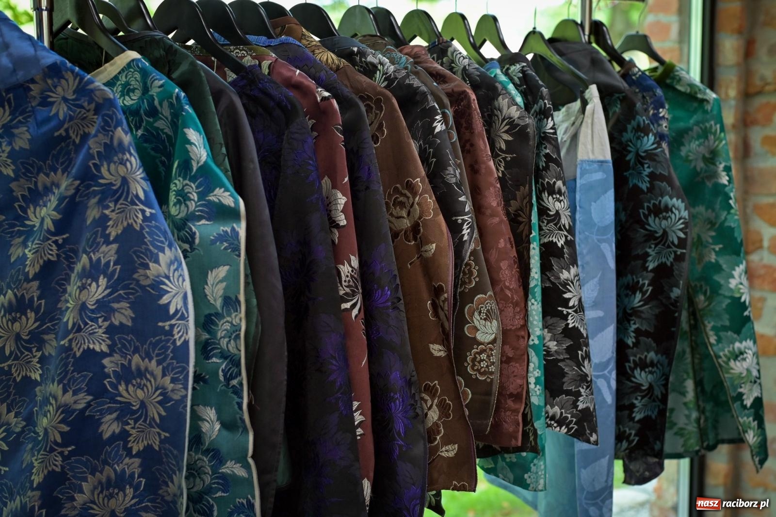 Zdjęcie w galerii na portalu naszraciborz.pl: Wernisaż i konferencja o śląskim stroju ludowym w Tworkowie wiadomości z regionu