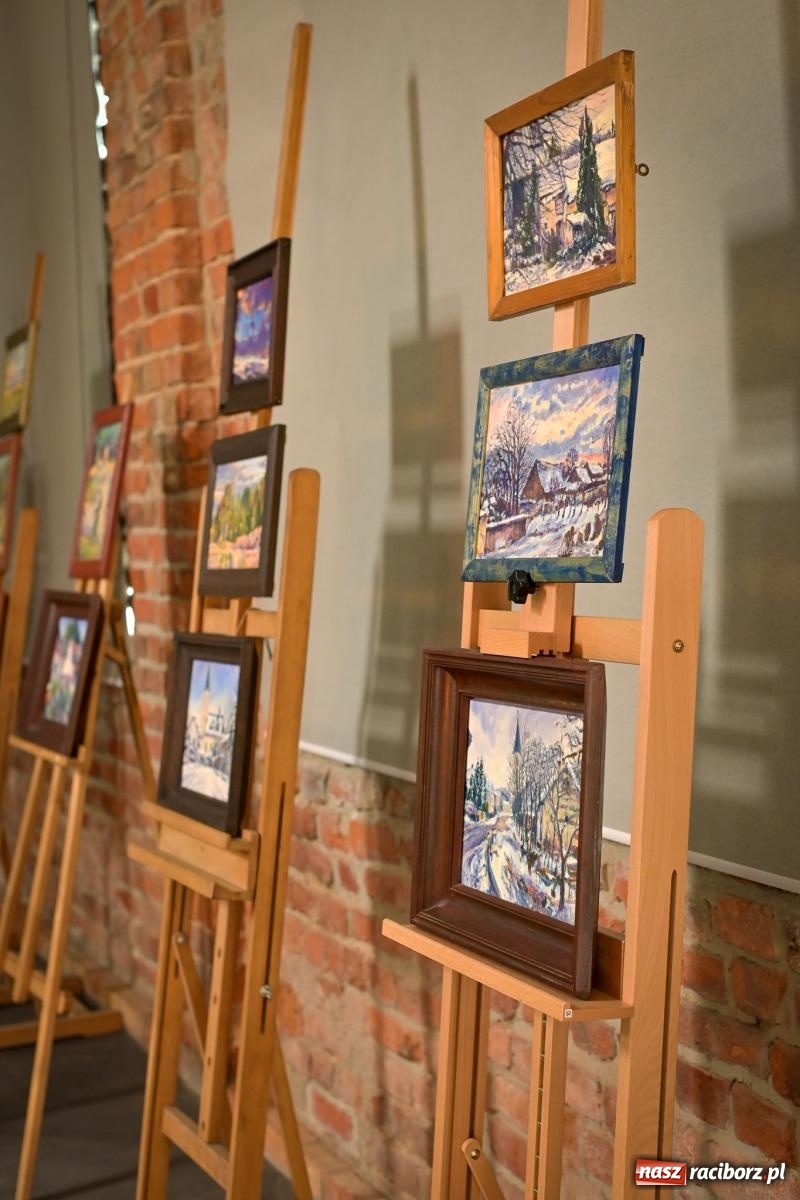 Zdjęcie w galerii na portalu naszraciborz.pl: Wernisaż i konferencja o śląskim stroju ludowym w Tworkowie wiadomości z regionu