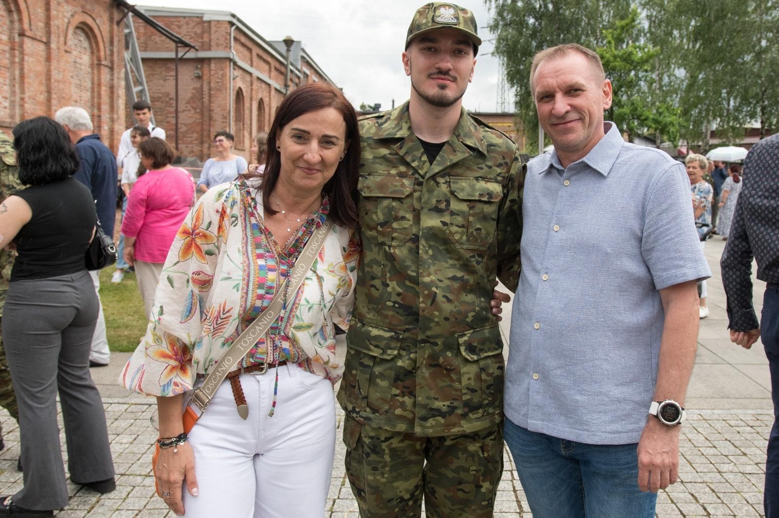 Zdjęcie w galerii na portalu naszraciborz.pl: Uroczyste ślubowanie nowych funkcjonariuszy Śląskiego Oddziału SG i otwarcie Grupy Zamiejscowej w Rybniku wiadomości z regionu