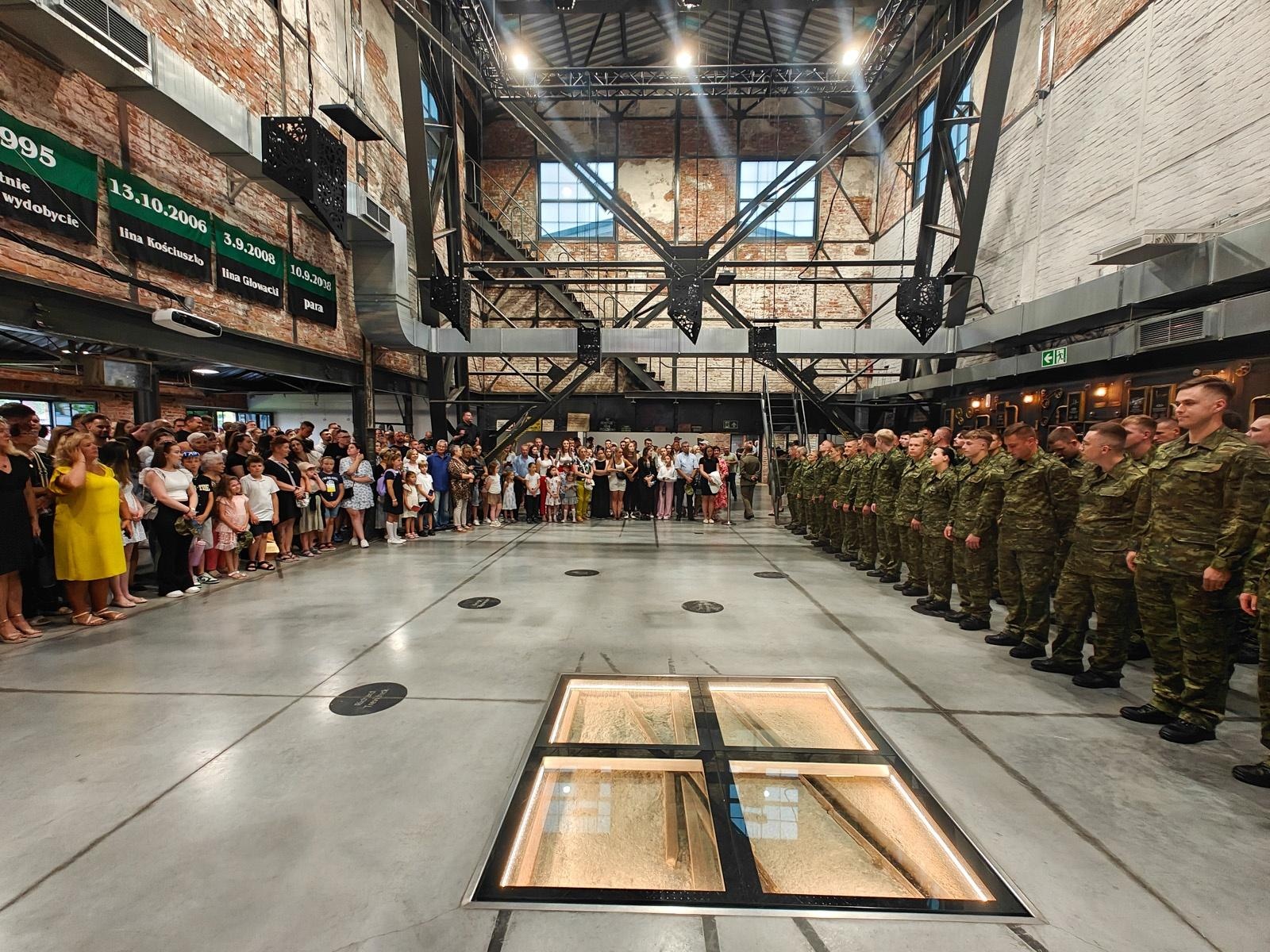 Zdjęcie w galerii na portalu naszraciborz.pl: Uroczyste ślubowanie nowych funkcjonariuszy Śląskiego Oddziału SG i otwarcie Grupy Zamiejscowej w Rybniku wiadomości z regionu