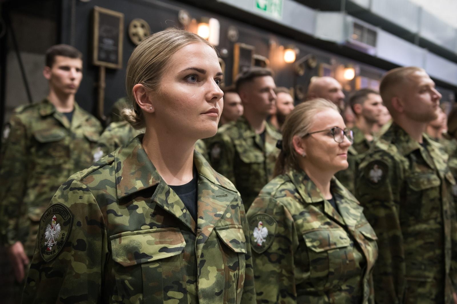 Zdjęcie w galerii na portalu naszraciborz.pl: Uroczyste ślubowanie nowych funkcjonariuszy Śląskiego Oddziału SG i otwarcie Grupy Zamiejscowej w Rybniku wiadomości z regionu