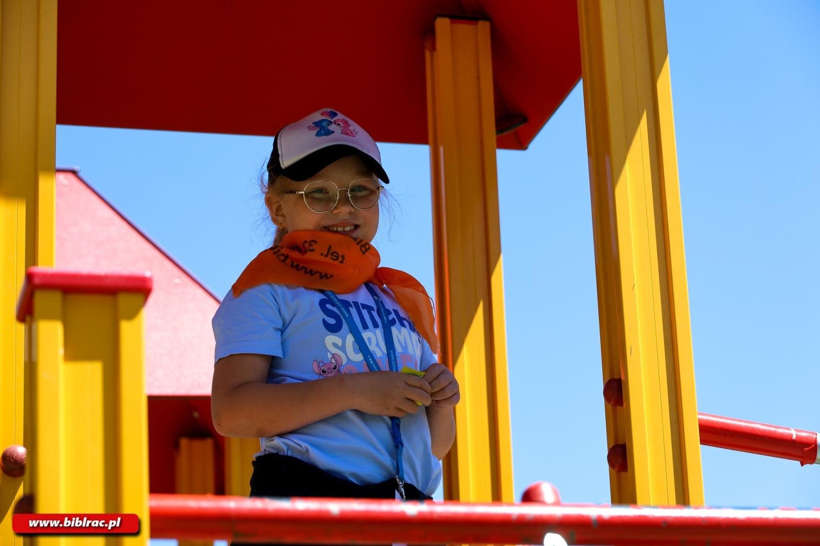 Zdjęcie w galerii na portalu naszraciborz.pl: Zaczęło się ogniście! Ruszyło Lato z Biblioteką wiadomości z regionu
