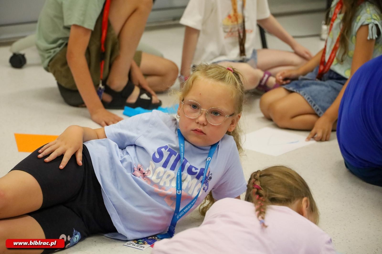 Zdjęcie w galerii na portalu naszraciborz.pl: Zaczęło się ogniście! Ruszyło Lato z Biblioteką wiadomości z regionu