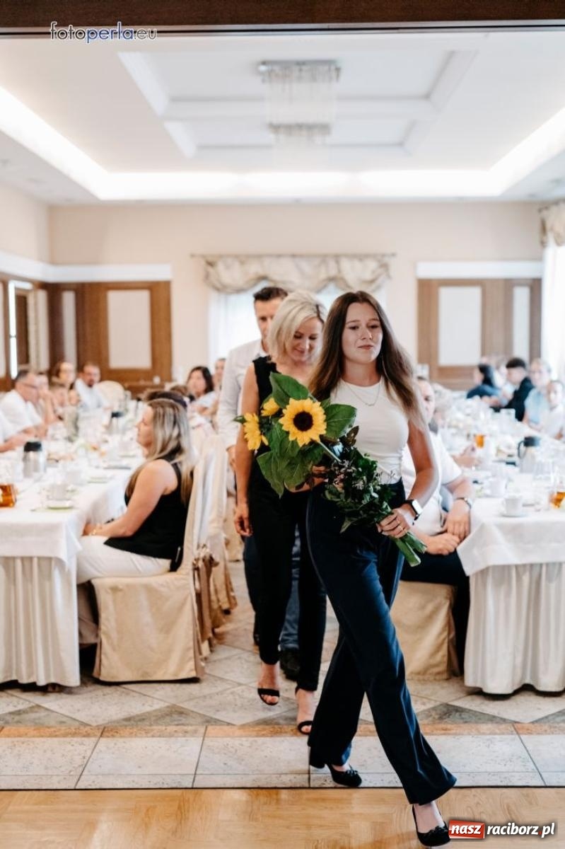 Zdjęcie w galerii na portalu naszraciborz.pl: Najzdolniejsi uczniowie z gminy Krzanowice nagrodzeni przez burmistrza wiadomości z regionu