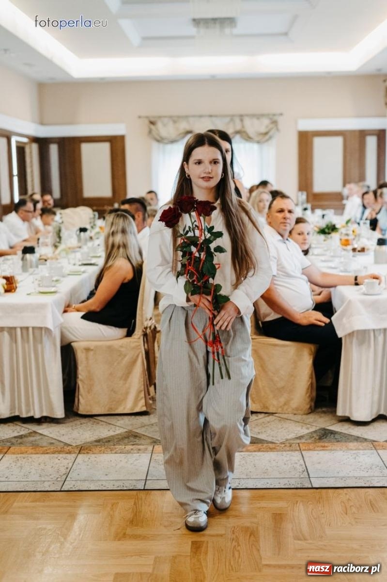 Zdjęcie w galerii na portalu naszraciborz.pl: Najzdolniejsi uczniowie z gminy Krzanowice nagrodzeni przez burmistrza wiadomości z regionu