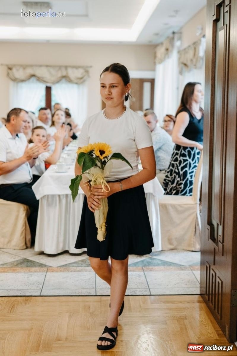 Zdjęcie w galerii na portalu naszraciborz.pl: Najzdolniejsi uczniowie z gminy Krzanowice nagrodzeni przez burmistrza wiadomości z regionu