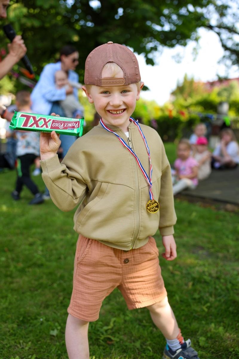 Zdjęcie w galerii na portalu naszraciborz.pl: Piknik Małych Odkrywców Sztuki i Pracowni Rękodzieła RCK w Ogrodzie Strzechy wiadomości z regionu