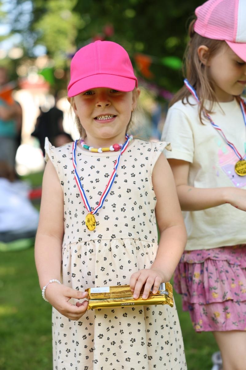 Zdjęcie w galerii na portalu naszraciborz.pl: Piknik Małych Odkrywców Sztuki i Pracowni Rękodzieła RCK w Ogrodzie Strzechy wiadomości z regionu