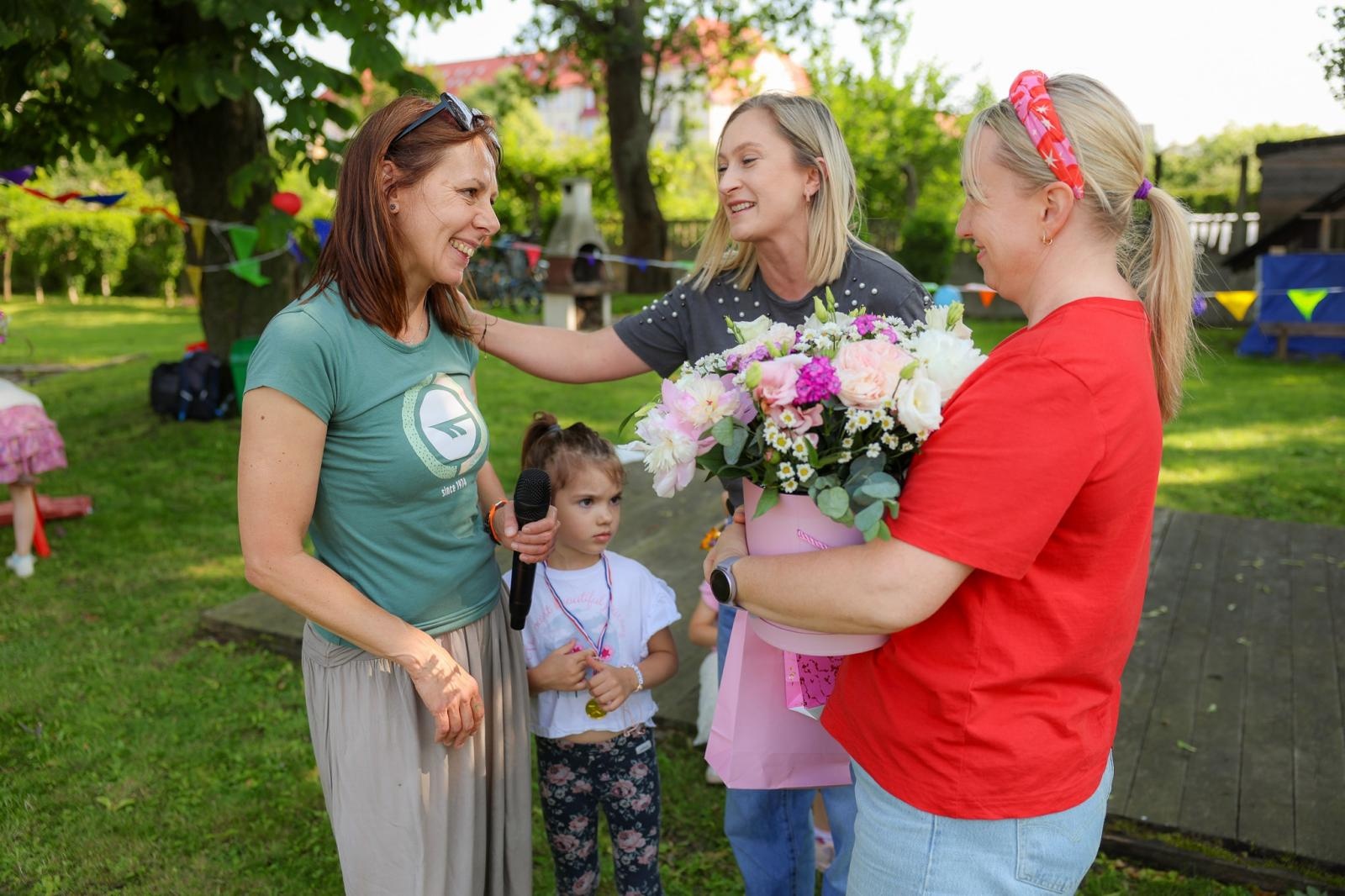Zdjęcie w galerii na portalu naszraciborz.pl: Piknik Małych Odkrywców Sztuki i Pracowni Rękodzieła RCK w Ogrodzie Strzechy wiadomości z regionu