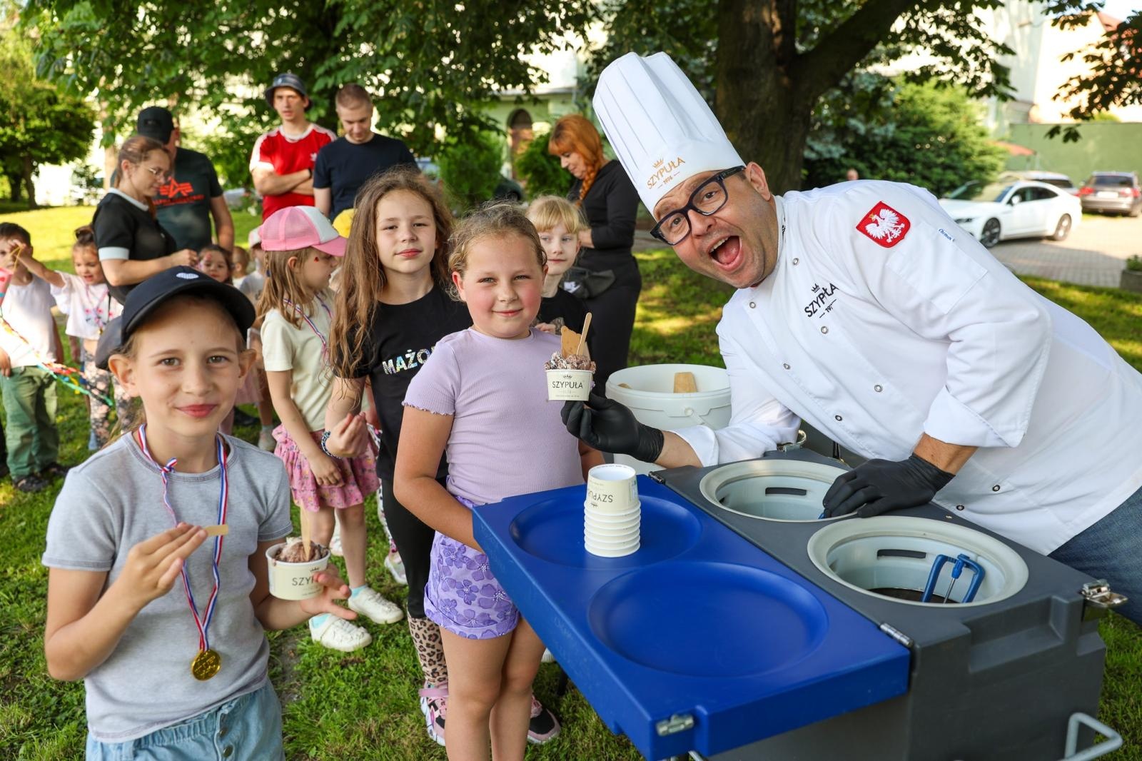 Zdjęcie w galerii na portalu naszraciborz.pl: Piknik Małych Odkrywców Sztuki i Pracowni Rękodzieła RCK w Ogrodzie Strzechy wiadomości z regionu