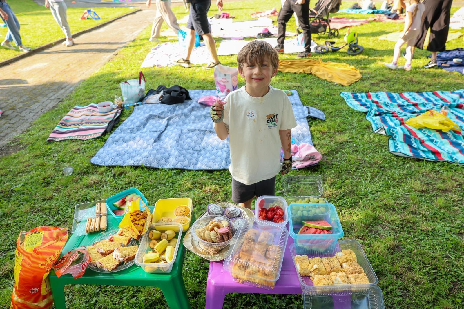 Zdjęcie w galerii na portalu naszraciborz.pl: Piknik Małych Odkrywców Sztuki i Pracowni Rękodzieła RCK w Ogrodzie Strzechy wiadomości z regionu