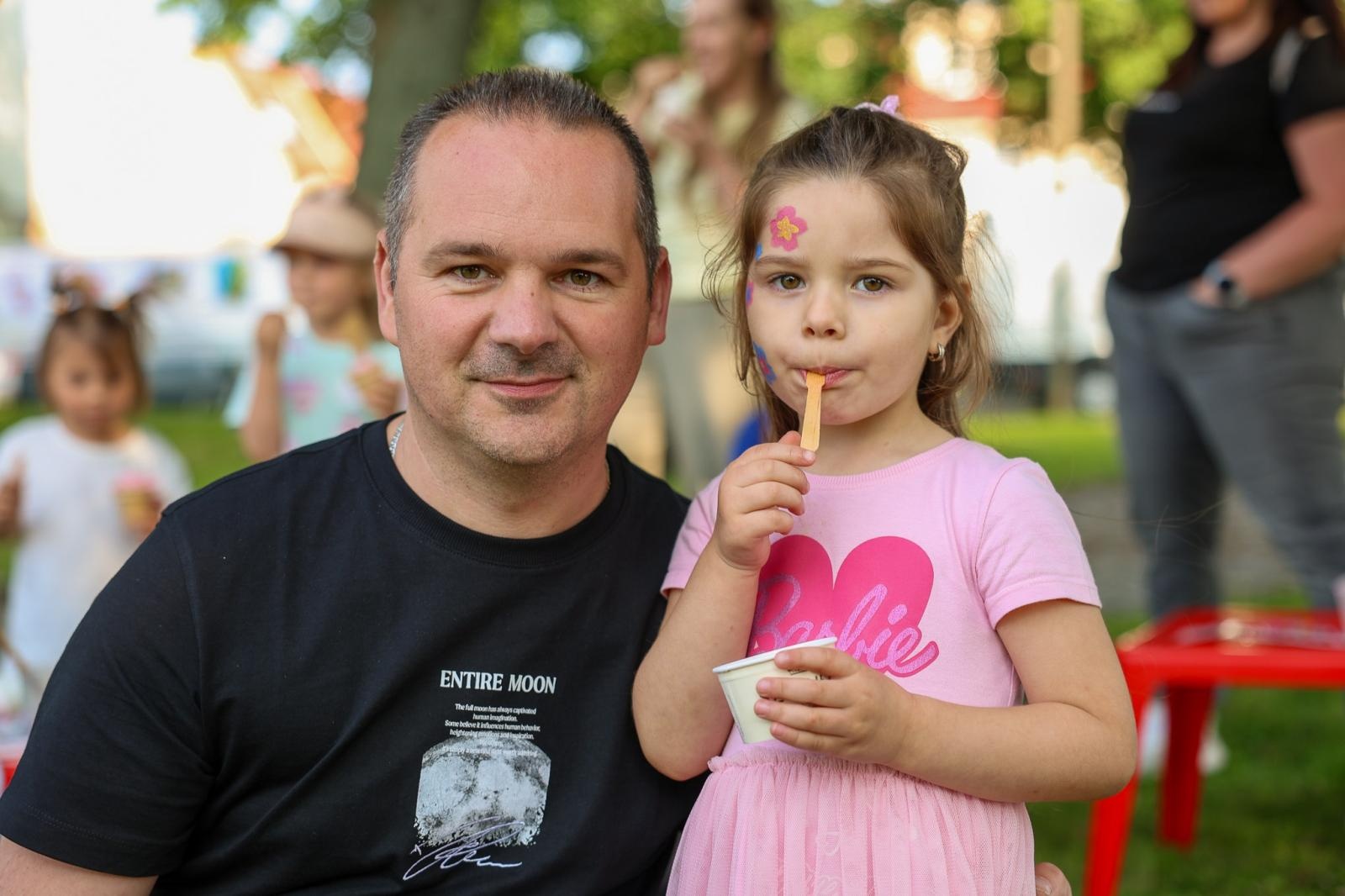 Zdjęcie w galerii na portalu naszraciborz.pl: Piknik Małych Odkrywców Sztuki i Pracowni Rękodzieła RCK w Ogrodzie Strzechy wiadomości z regionu