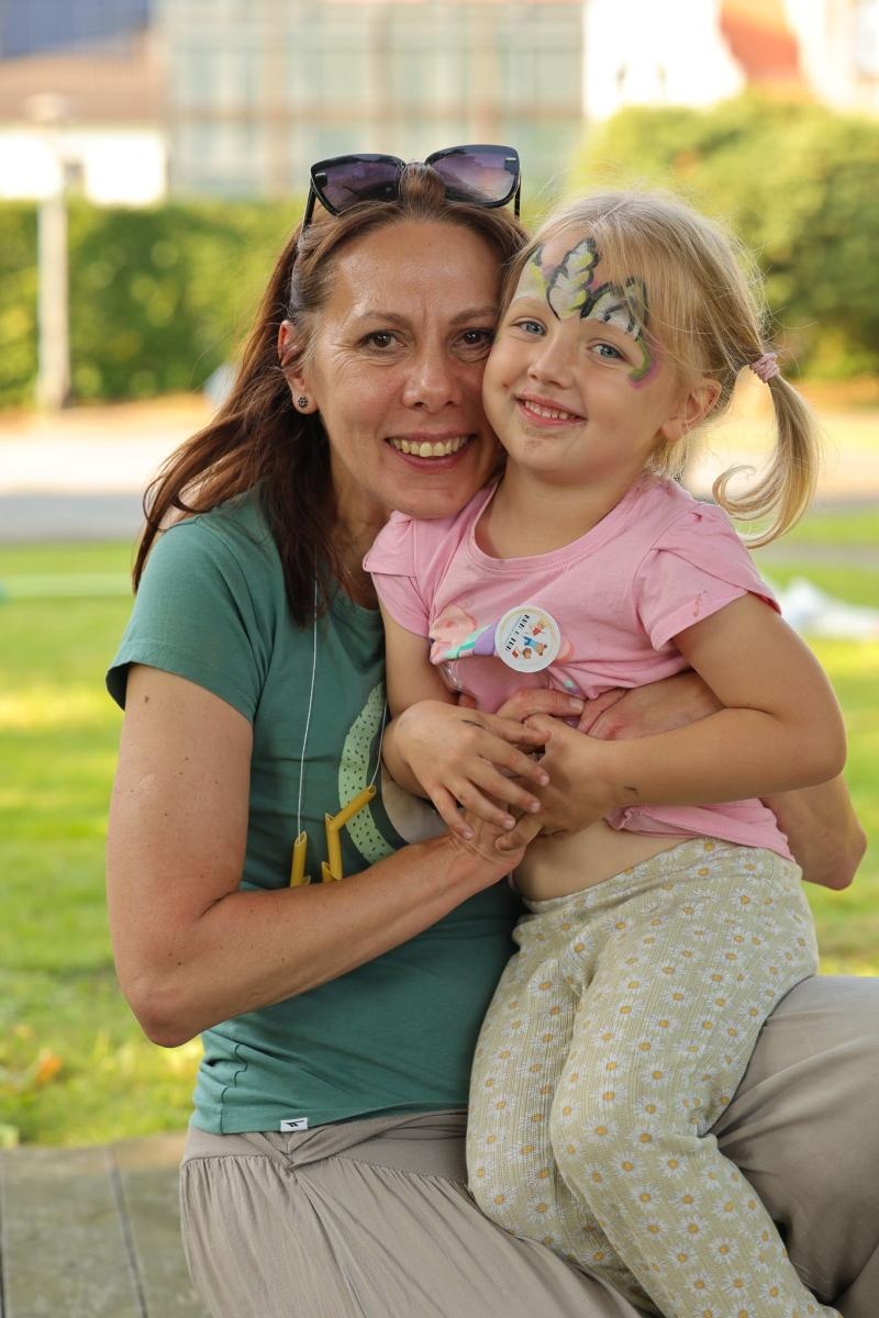 Zdjęcie w galerii na portalu naszraciborz.pl: Piknik Małych Odkrywców Sztuki i Pracowni Rękodzieła RCK w Ogrodzie Strzechy wiadomości z regionu