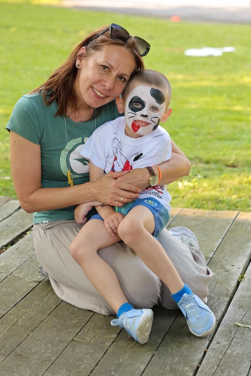 Zdjęcie w galerii na portalu naszraciborz.pl: Piknik Małych Odkrywców Sztuki i Pracowni Rękodzieła RCK w Ogrodzie Strzechy wiadomości z regionu