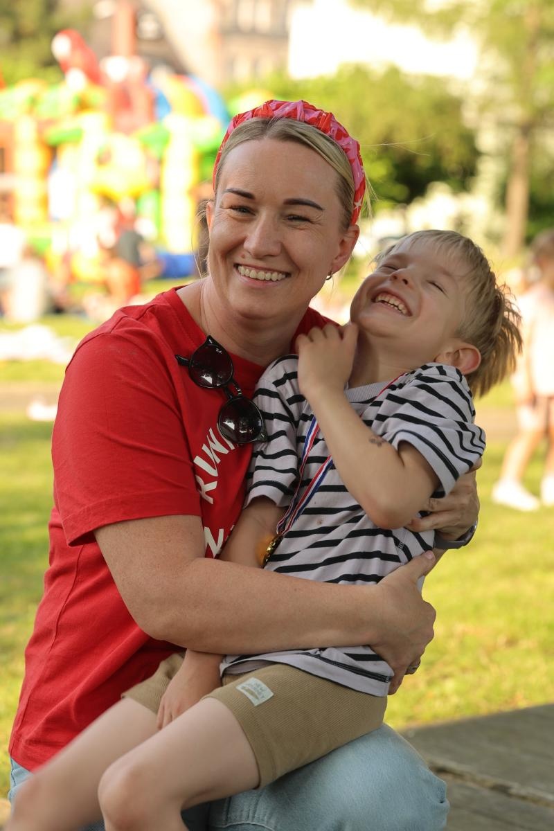 Zdjęcie w galerii na portalu naszraciborz.pl: Piknik Małych Odkrywców Sztuki i Pracowni Rękodzieła RCK w Ogrodzie Strzechy wiadomości z regionu