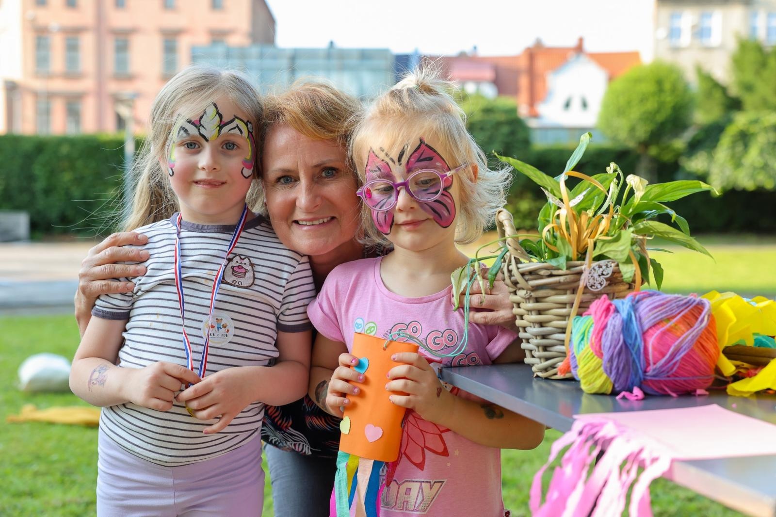 Zdjęcie w galerii na portalu naszraciborz.pl: Piknik Małych Odkrywców Sztuki i Pracowni Rękodzieła RCK w Ogrodzie Strzechy wiadomości z regionu
