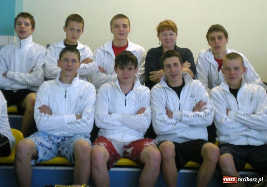 Zdjęcie w galerii na portalu naszraciborz.pl: Pływanie: szkolni pływacy na podium wiadomości z regionu