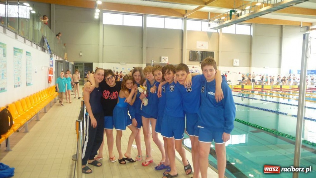 Zdjęcie w galerii na portalu naszraciborz.pl: Pływanie: szkolni pływacy na podium wiadomości z regionu