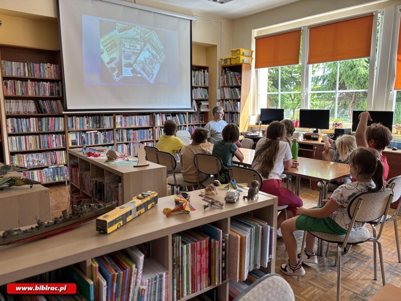 Zdjęcie w galerii na portalu naszraciborz.pl: Biblioteczne kluby – przerwa wakacyjna! wiadomości z regionu