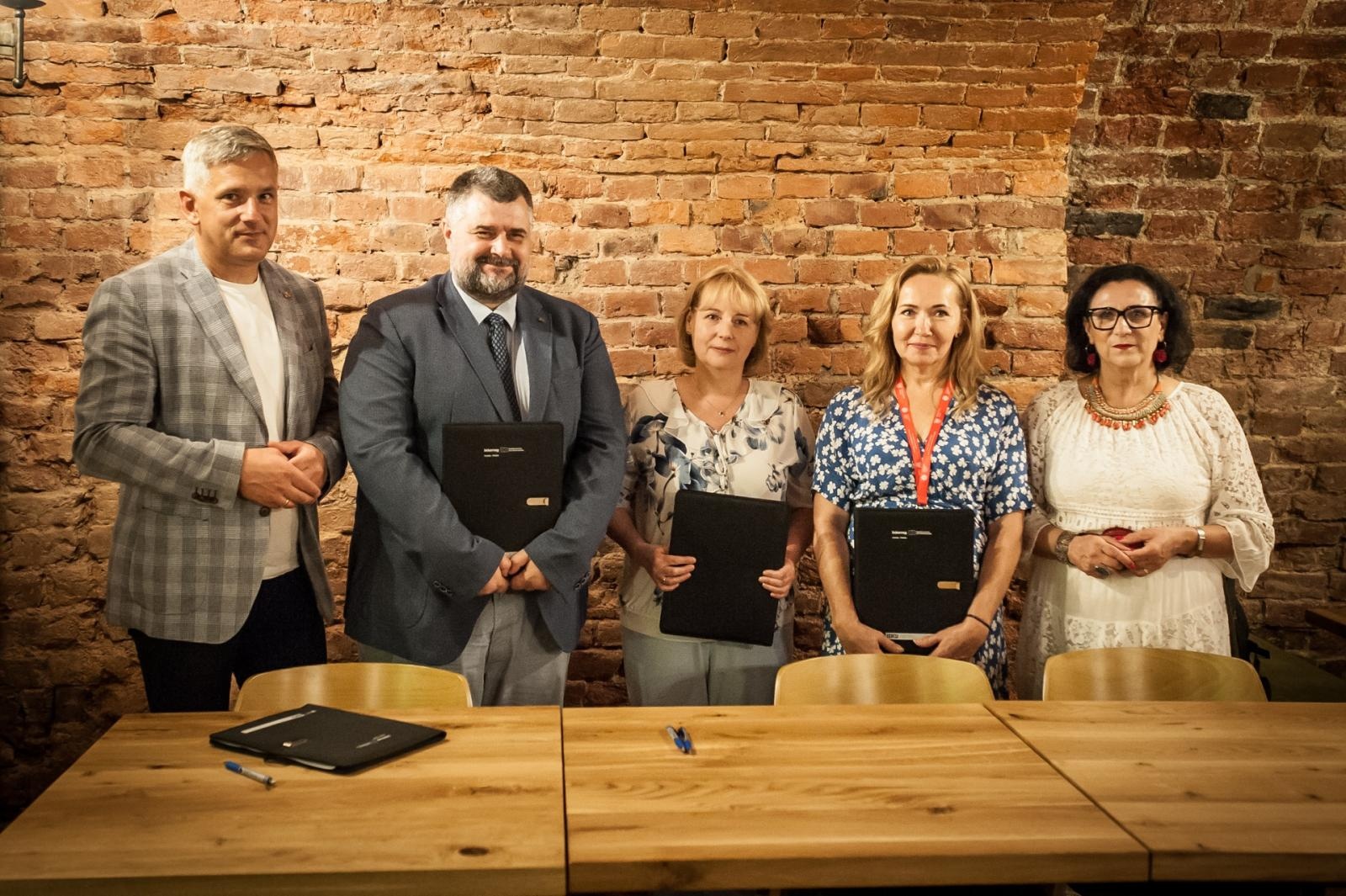 Zdjęcie w galerii na portalu naszraciborz.pl: Instytut Śląski i Archiwum Państwowe nowymi partnerami Zamku Piastowskiego w Raciborzu  wiadomości z regionu