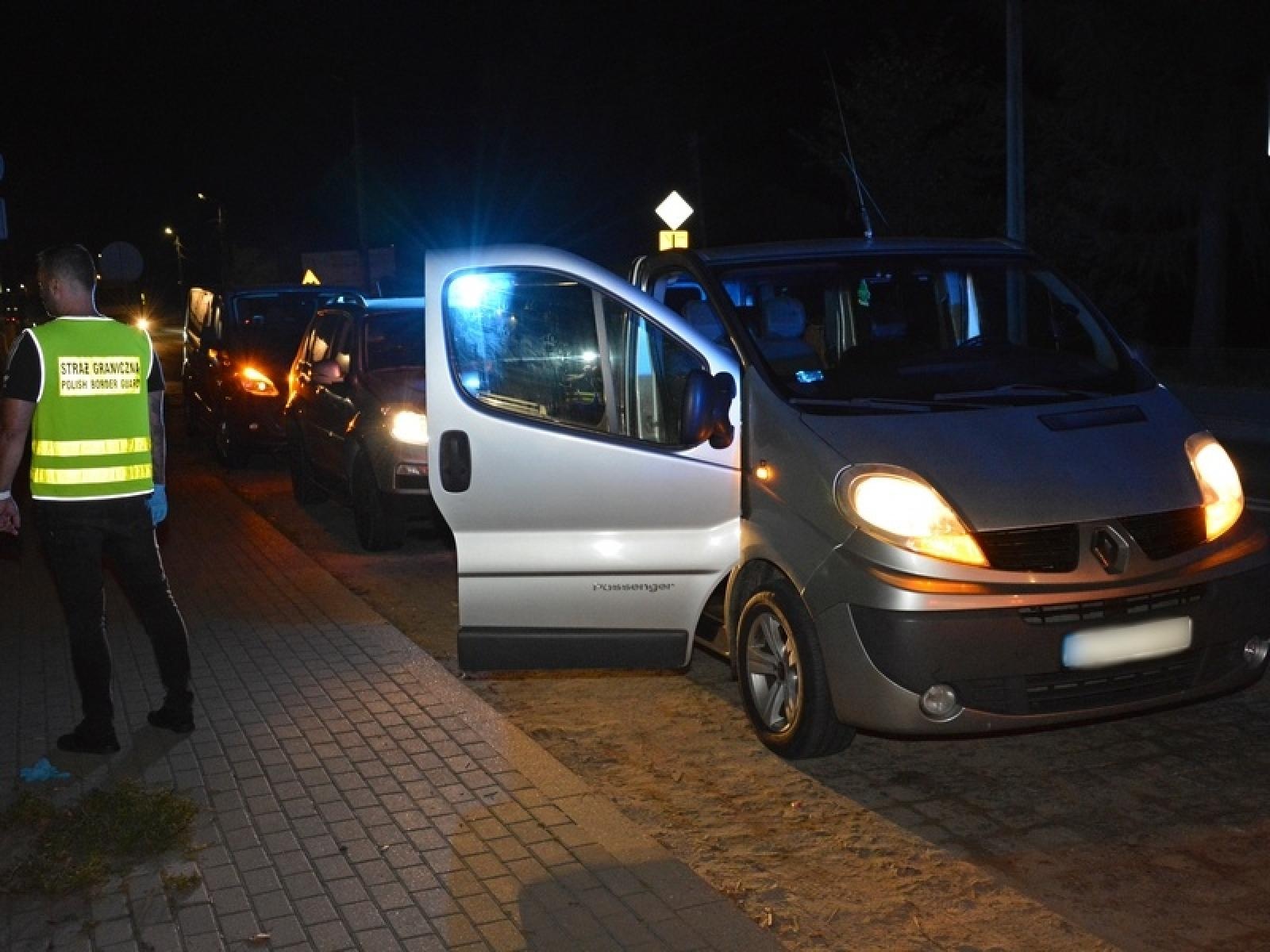 Zdjęcie w galerii na portalu naszraciborz.pl: Śląska SG z Raciborza rozbiła grupę przestępczą, zajmującą się organizowaniem nielegalnej migracji wiadomości z regionu