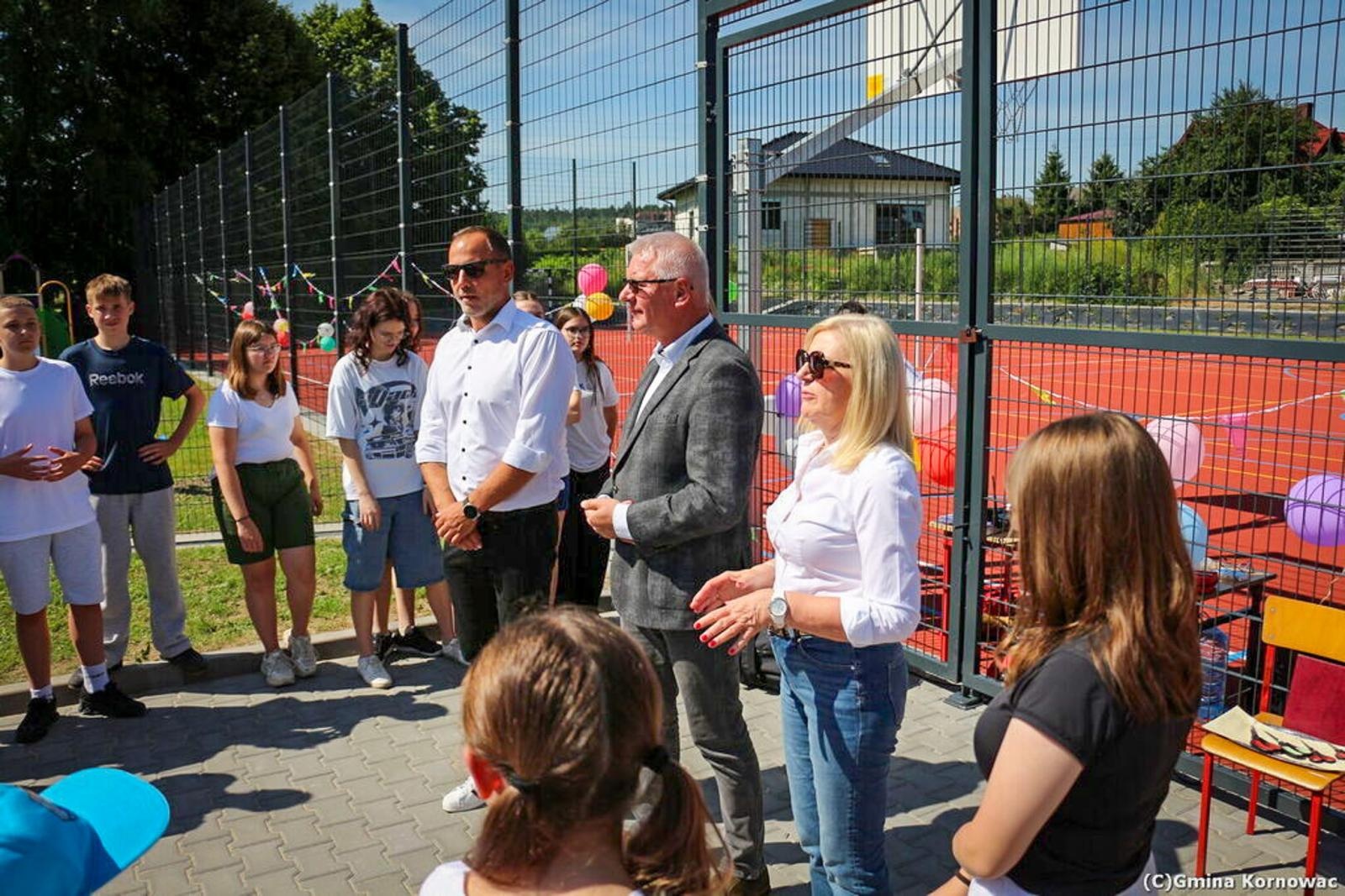 Zdjęcie w galerii na portalu naszraciborz.pl: Sportowe serce Kobyli bije mocniej. Nowoczesny kompleks oficjalnie otwarty wiadomości z regionu