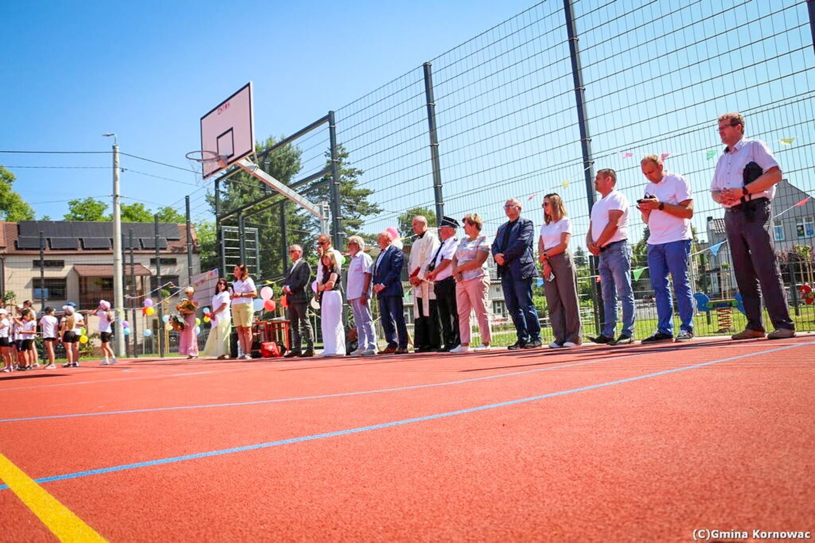 Zdjęcie w galerii na portalu naszraciborz.pl: Sportowe serce Kobyli bije mocniej. Nowoczesny kompleks oficjalnie otwarty wiadomości z regionu