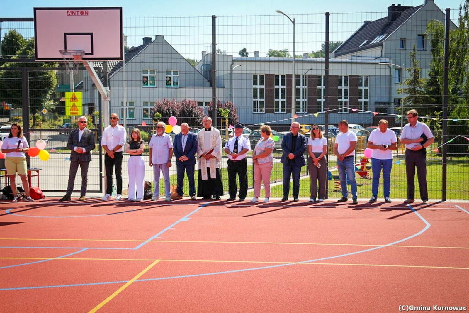 Zdjęcie w galerii na portalu naszraciborz.pl: Sportowe serce Kobyli bije mocniej. Nowoczesny kompleks oficjalnie otwarty wiadomości z regionu