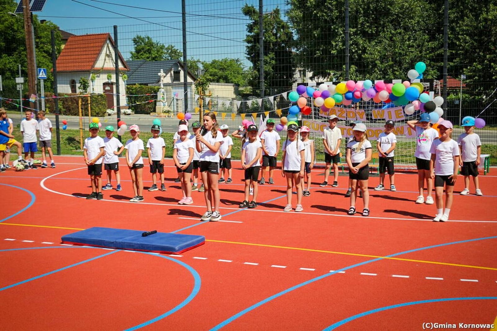 Zdjęcie w galerii na portalu naszraciborz.pl: Sportowe serce Kobyli bije mocniej. Nowoczesny kompleks oficjalnie otwarty wiadomości z regionu