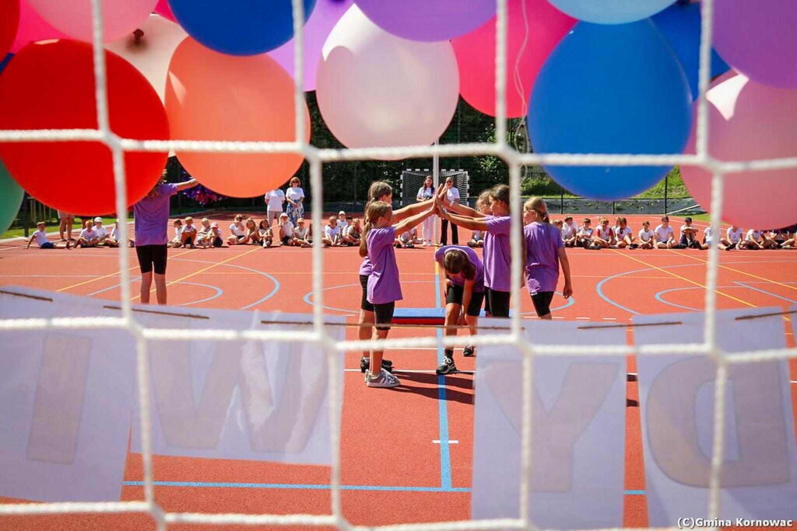Zdjęcie w galerii na portalu naszraciborz.pl: Sportowe serce Kobyli bije mocniej. Nowoczesny kompleks oficjalnie otwarty wiadomości z regionu